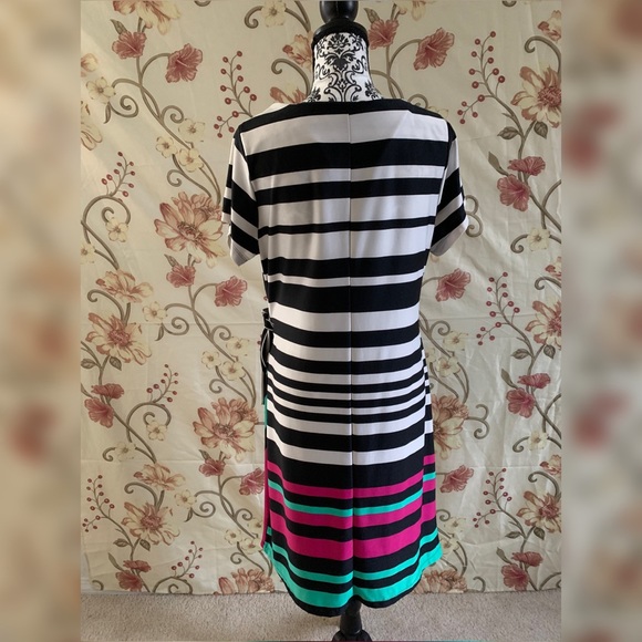 Shelby & Palmer Casual Dress - Picture 2 of 3